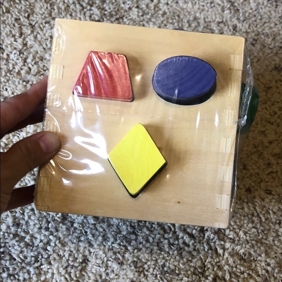 New Melissa & Doug Shape Sorting Cube Age 2+ - Picture 4 of 8